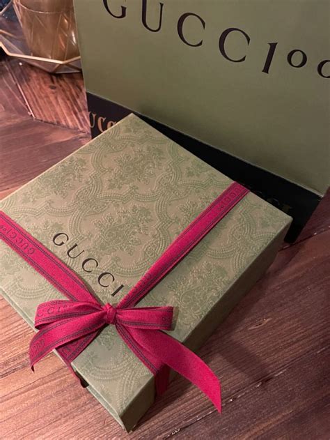 gucci beauty green box|Gucci complimentary gift wrapping.